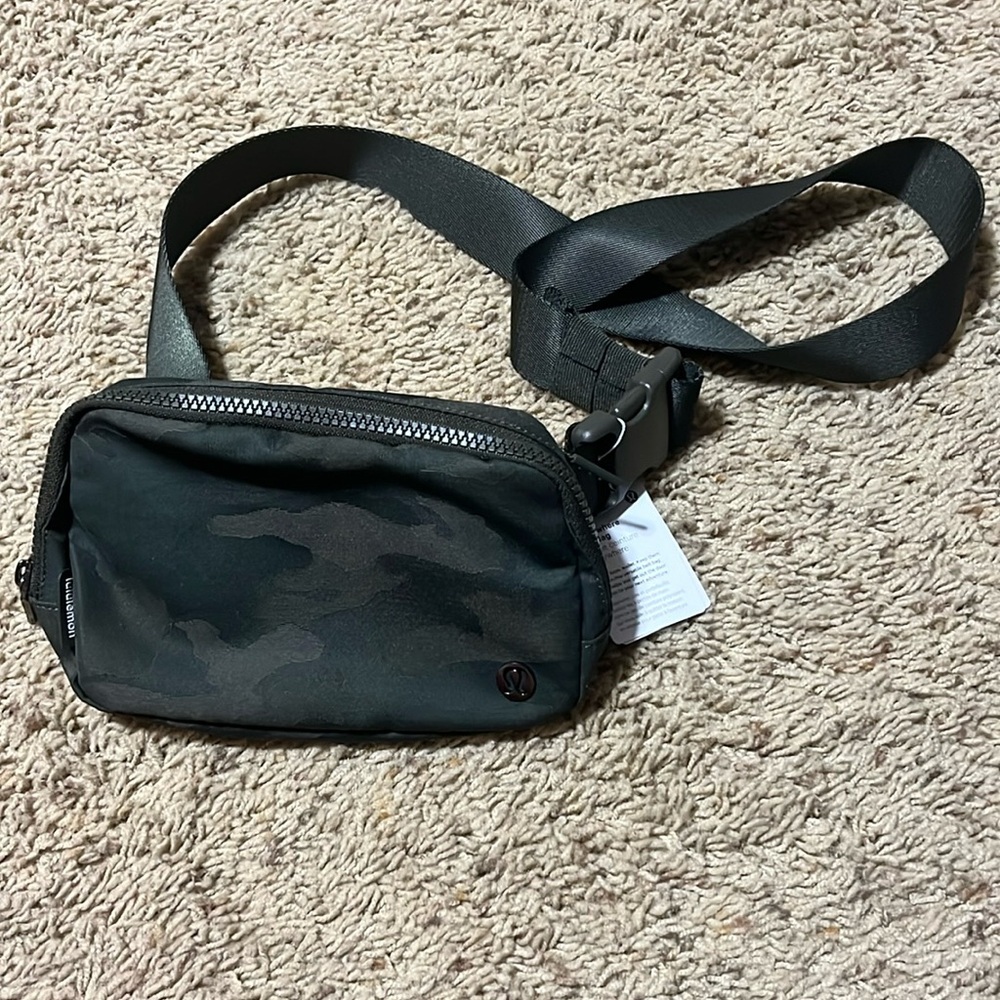 lululemon camo belt bag NWT